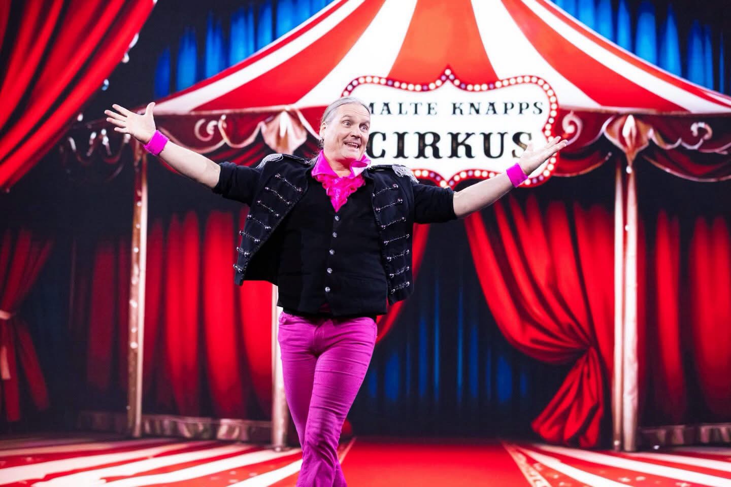 Malte Knapp vid ett cirkustält