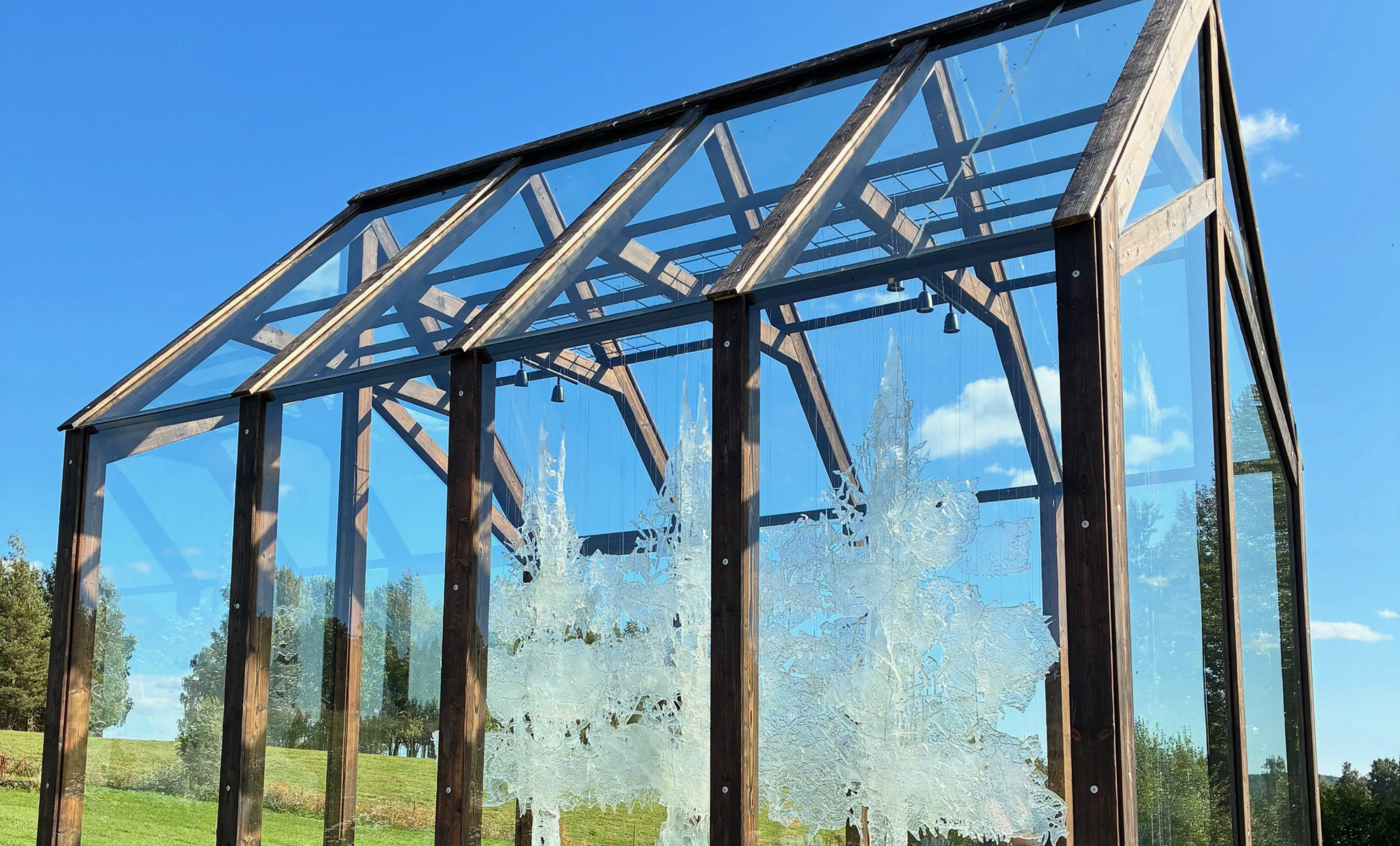 Glasträd i en paviljong på Alma Löv Museum.